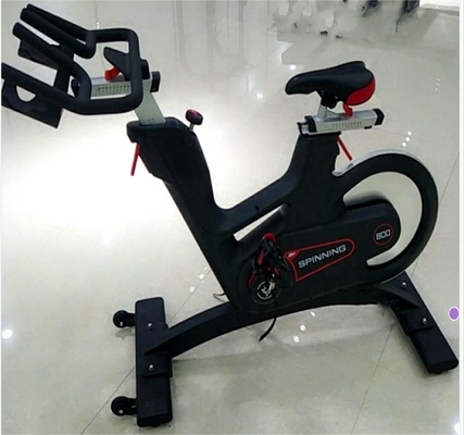 플라이 휠 무게 13/15KG 상업적 피트니스 및 심력 훈련을위한 실내 스핀 자전거