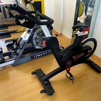 플라이 휠 무게 13/15KG 상업적 피트니스 및 심력 훈련을위한 실내 스핀 자전거