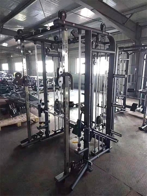 스미스 머신과 스쿼트 랙을 갖춘 다기능 종합 훈련소