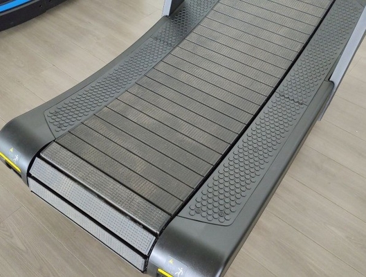 경련용 구부러진 디자인 트레드밀 자동 생성 및 최대 사용자 무게 200kg