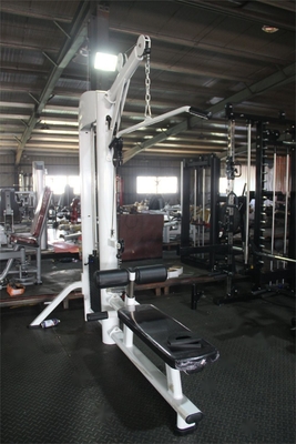 두 가지 기능의 Lat Pulldown Row 피트니스 장비로 어깨와 등을 강화합니다.