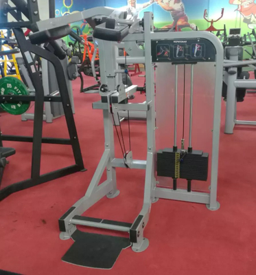 보디 빌딩 중간 로더 서 있는 송아지 올리기 기계 체육관 다리 힘 운동